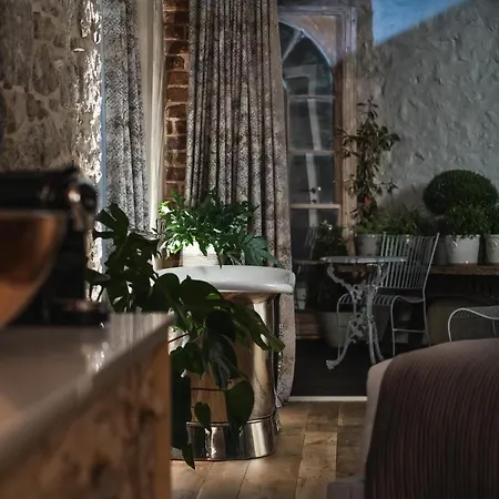 Host Hotel