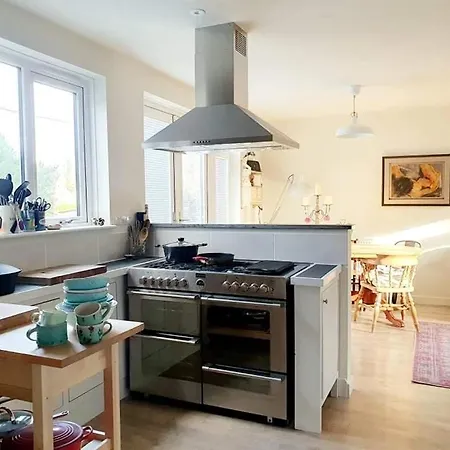Holiday home Eclectic Haven Of Calm 10 Mins Walk To Harbour !