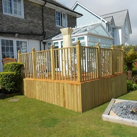 Bed & Breakfast Downsfield 5*