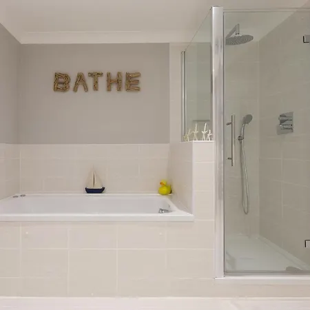 Apartment Ivory *