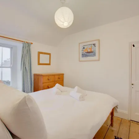 Neptune Burrow Road Holiday home *