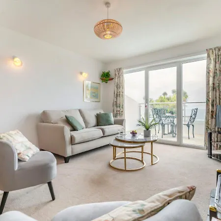 17 Carthew Court Holiday home *