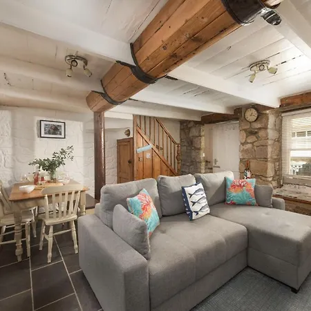 Holiday home Old Arch Cottage, The Digey,