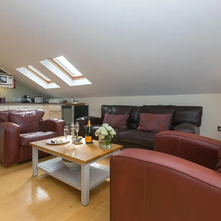 7 Sandy Lane