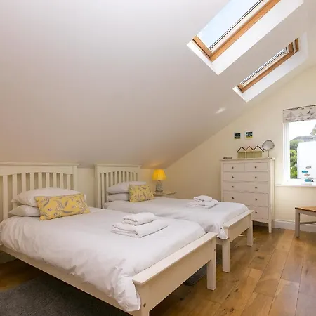 7 Sandy Lane Apartment