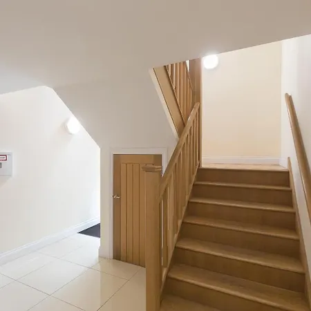 7 Sandy Lane