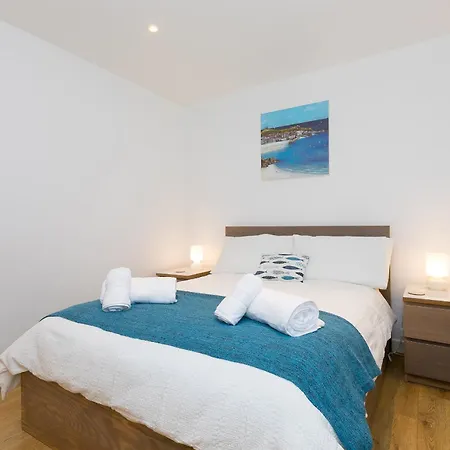 Apartment Whitecaps