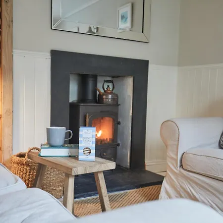 Entire Cottage, St Ives, Cornwall, A Few Mins Walk To Beaches Holiday home *