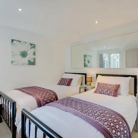 Pennys Place Apartment