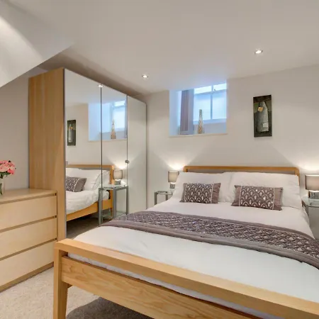 Pennys Place Apartment