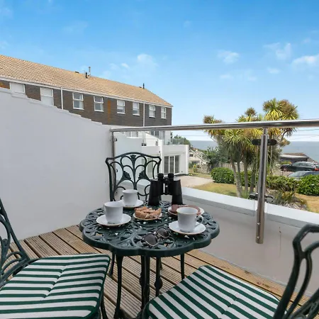 Holiday home 17 Carthew Court