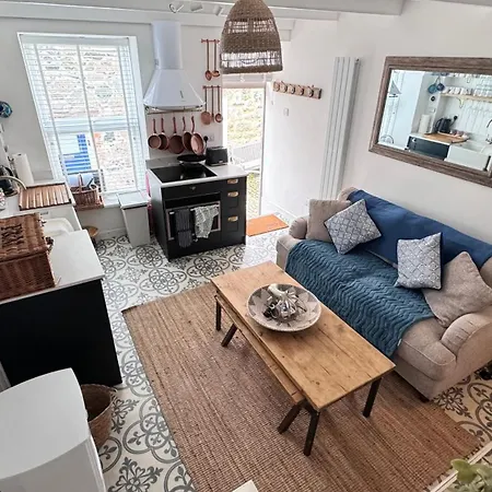 Apartment Smugglers Hideaway: Charming Fisherman's With Harbour View