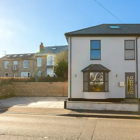Nova St Ives (Cornwall)