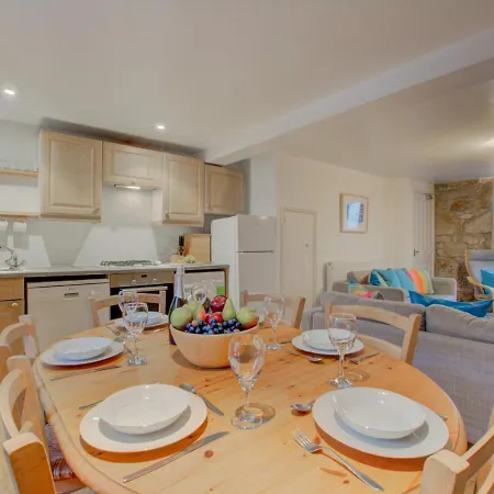 Holiday home Neptune Burrow Road