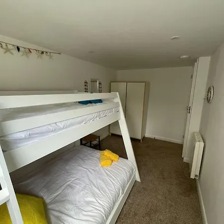 Island View - 3 Bedroom - 40m To Porthgwidden - Sleeps 7 - Inc Free Parking *