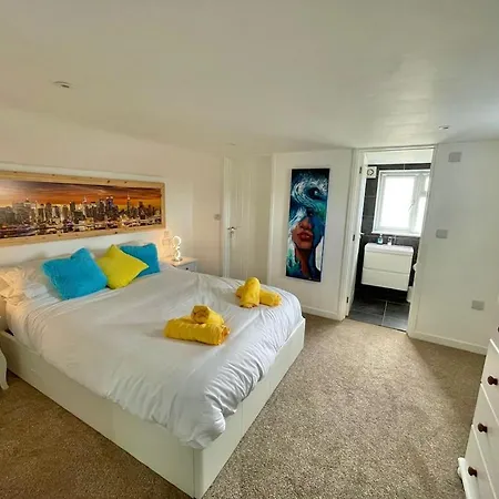 Holiday home Island View - 3 Bedroom - 40m To Porthgwidden - Sleeps 7 - Inc Free Parking