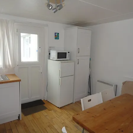 Island View - 3 Bedroom - 40m To Porthgwidden - Sleeps 7 - Inc Free Parking