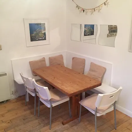 Island View - 3 Bedroom - 40m To Porthgwidden - Sleeps 7 - Inc Free Parking Holiday home