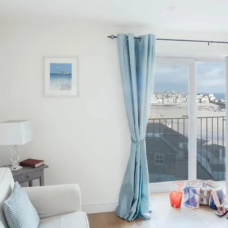 10 Fernlea Court Apartment St Ives (Cornwall)