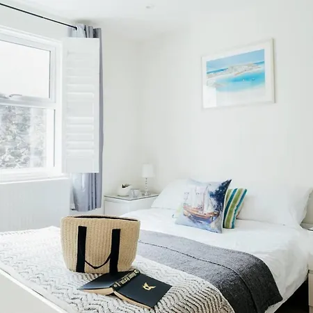 Apartment 10 Fernlea Court