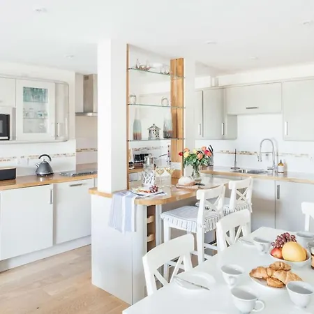 10 Fernlea Court * St Ives (Cornwall)