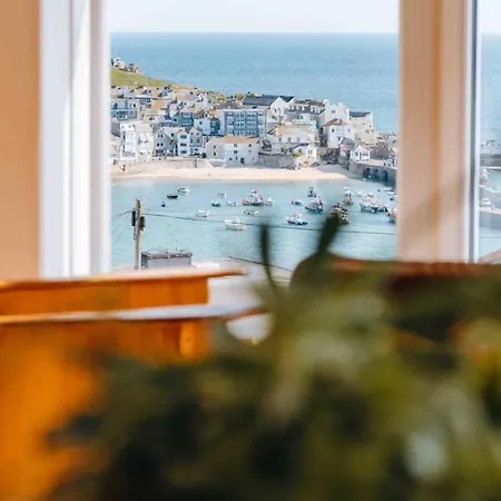 Arty Flat With Panoramic View Of *