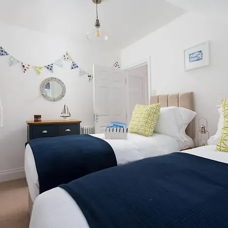 Pendunes - Spectacular Views, Turquoise Sea, Cornwall Holiday home