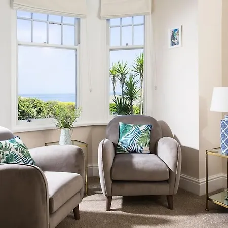 Pendunes - Spectacular Views, Turquoise Sea, Cornwall Holiday home *