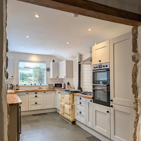 The Old Barn Near - Rustic Charm & Space Holiday home *