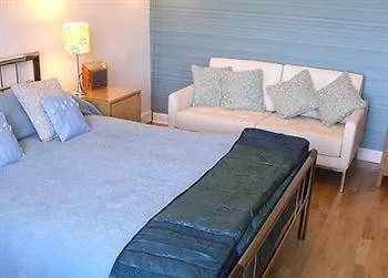 Primrose House 3*