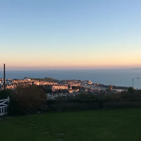 Taranaki * St Ives (Cornwall)