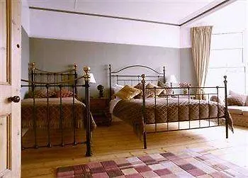 Primrose House 3*