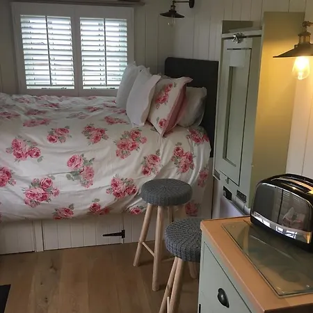 Bed & Breakfast Downsfield 5*