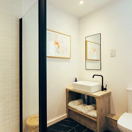 Primrose House 3*