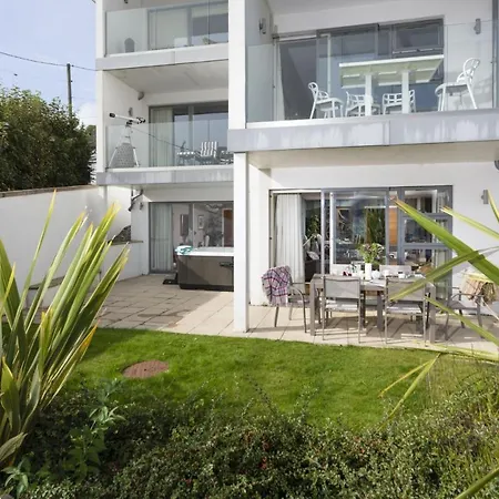 3 Salt, Apartment