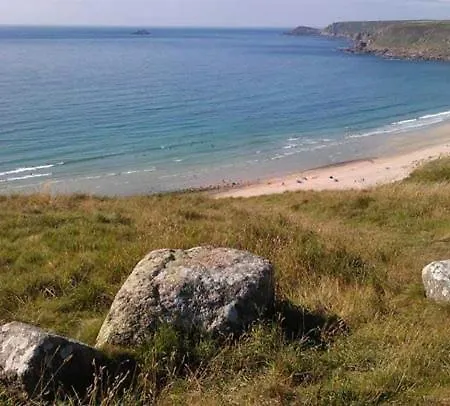 Coombe Farmhouse Bed & Breakfast 4*