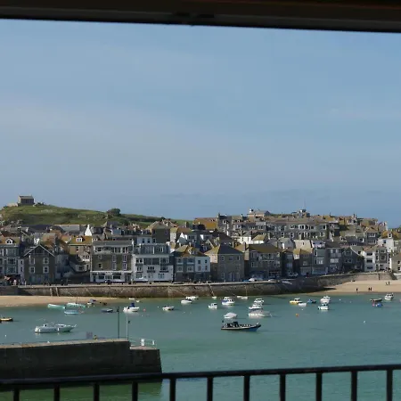 Bed & Breakfast Harbour View House