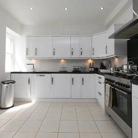 6 Albany Terrace Holiday home *