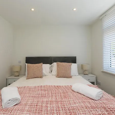 6 Albany Terrace