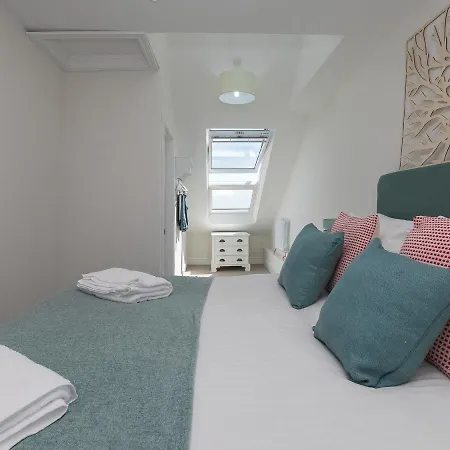 6 Albany Terrace