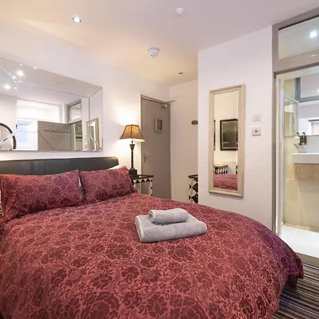 Cornerways Guest house *