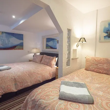 Guest house Cornerways *