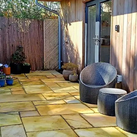 Stylish Coastal Retreat In With Parking *