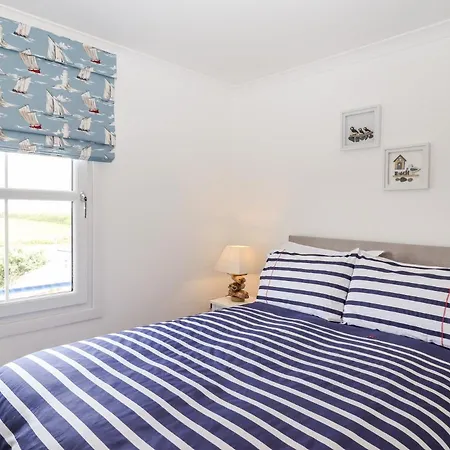 Azure Apartment *