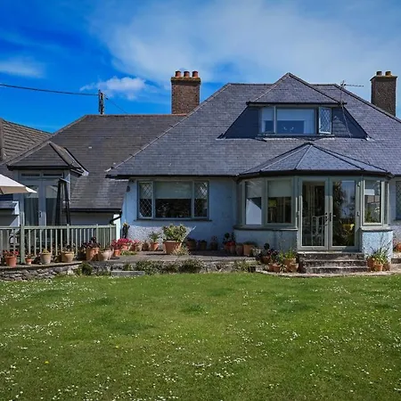Halwell Bed & Breakfast 4*