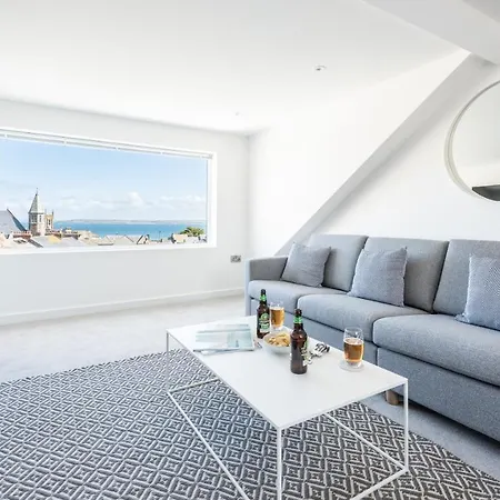 Vitamyn Sea, 4 Bedroom House, Sea Views Of St Ives, Close To Beaches And Town *
