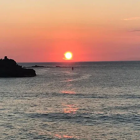 Stunning Views & Sunrises From Sally Saracen * St Ives (Cornwall)