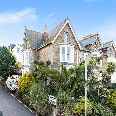 Organic Panda Bed & Breakfast St Ives (Cornwall)