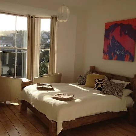 Bed & Breakfast Organic Panda *