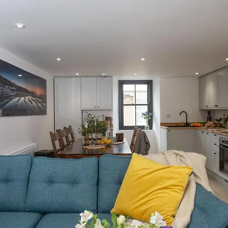 Burrow Cottage,